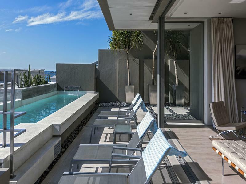 Blue Views Penthouse Beachfront Apartment With Pool Кейптаун Екстериор снимка